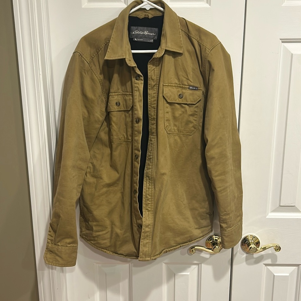 Eddie Bauer men’s medium lightweightt cloth jacket/shacket